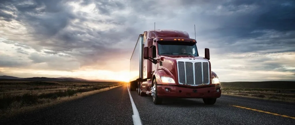 Ile ton można załadować na naczepę? Poznaj maksymalne limity ładowności