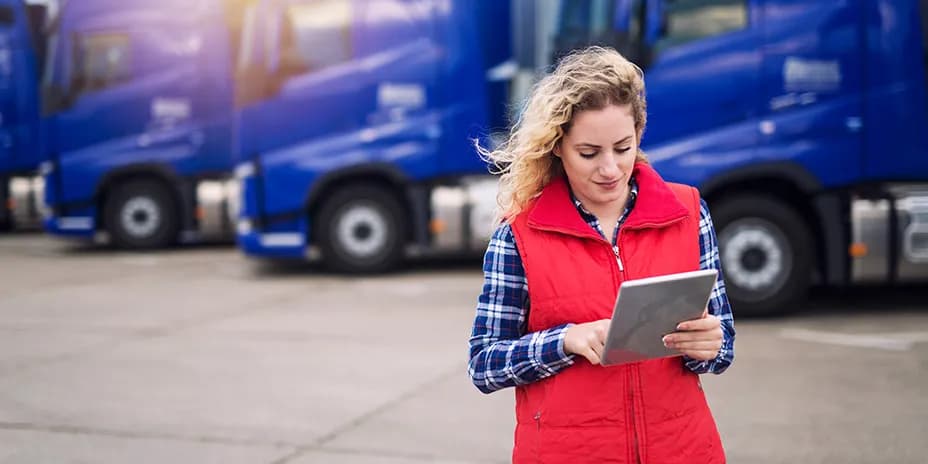 Jak zostać spedytorem krok po kroku i zbudować udaną karierę