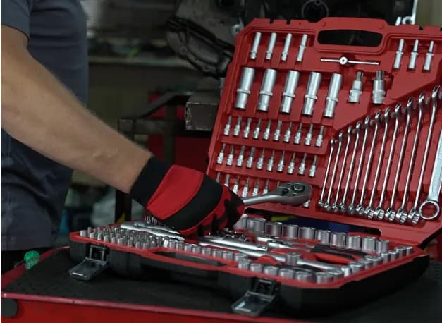 Jakiej firmy klucze do warsztatu wybrać, by uniknąć rozczarowania?